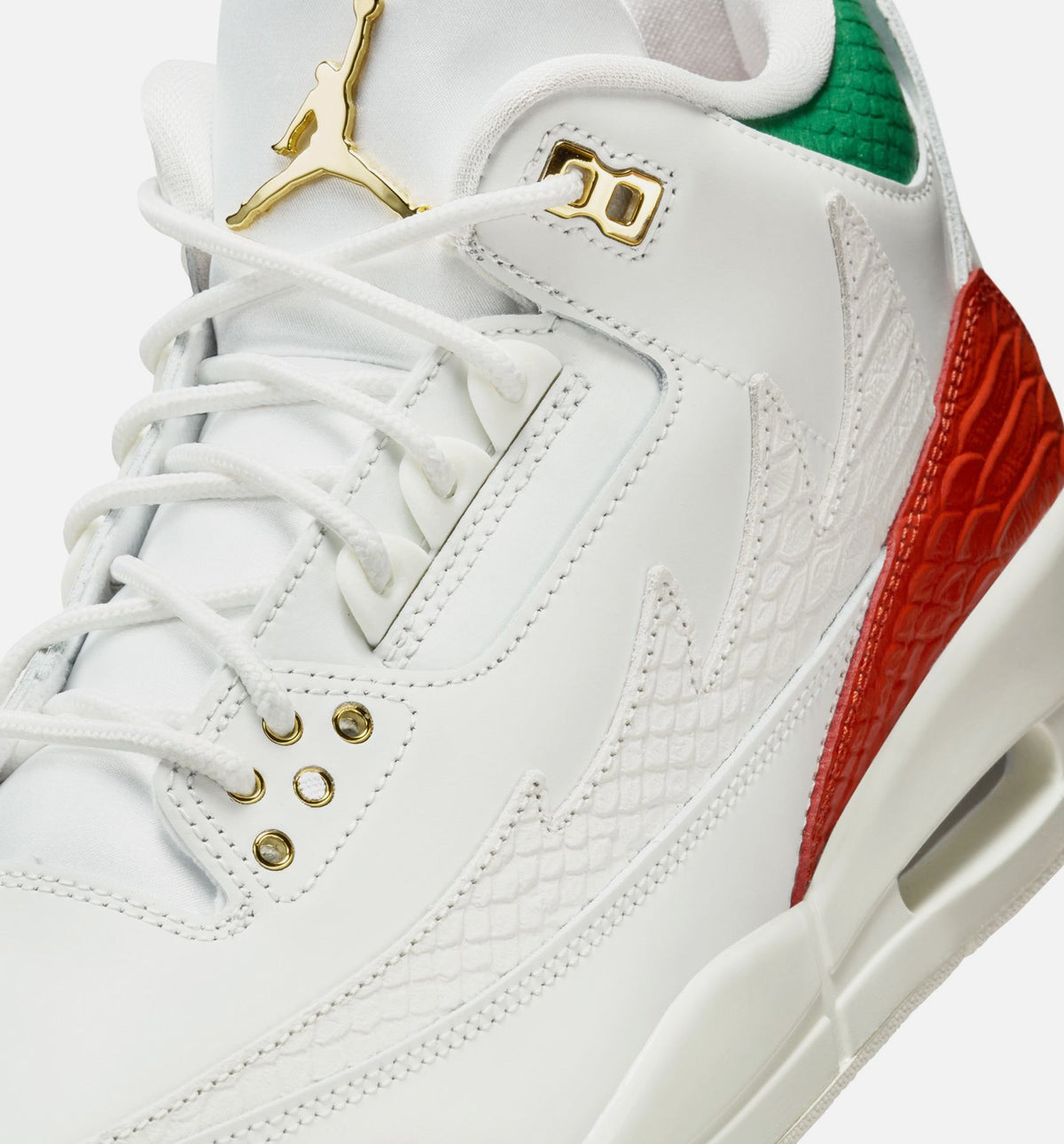 Air Jordan 3 Retro El Vuelo Men's Lifestyle Shoe - Summit White/Pine Green/Dragon Red/Metallic Gold