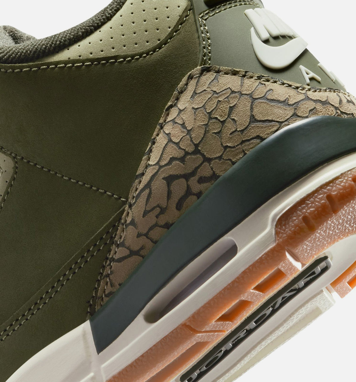 Air Jordan 3 Retro Medium Olive Grade School Lifestyle Shoe - Medium Olive/Sequoia/Neutral Olive/Sail