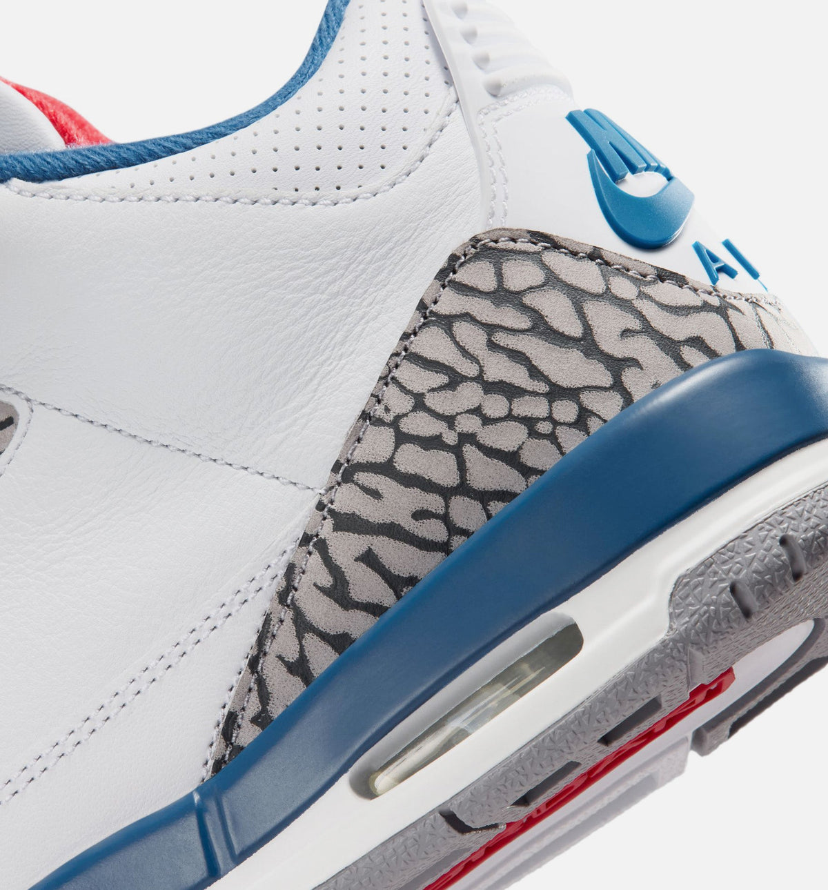Air Jordan 3 Retro OG True Blue Grade School Lifestyle Shoe - White/Fire Red/True Blue